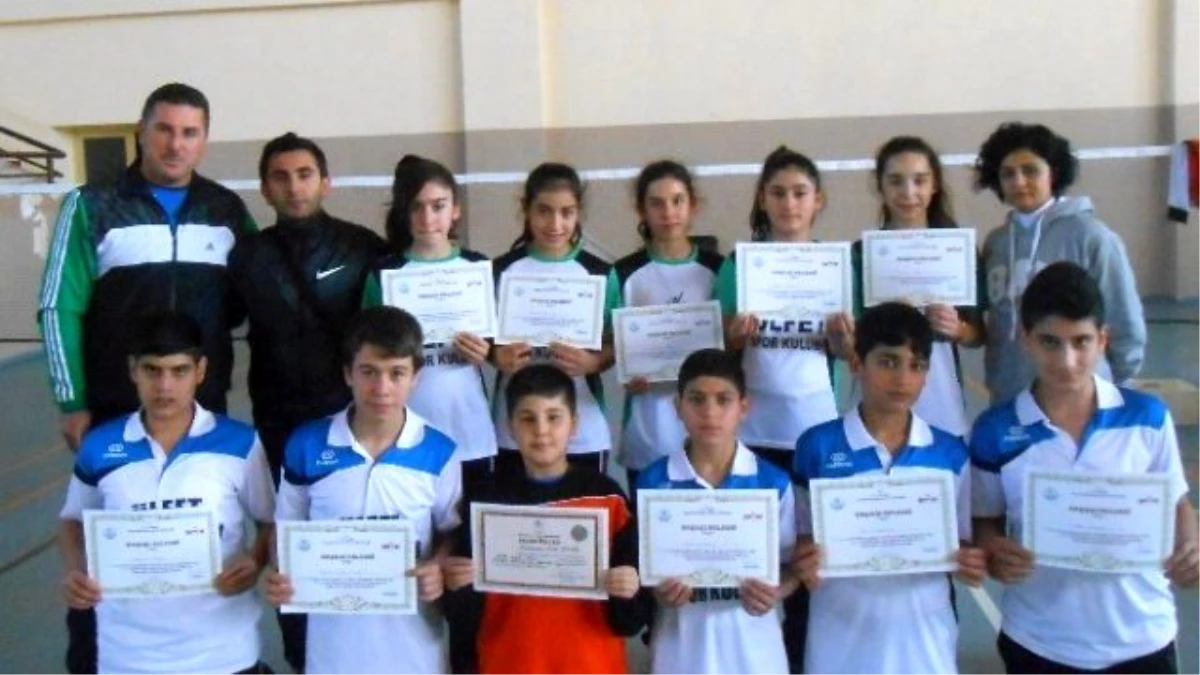 Anadolu Yıldızlar Ligi Badminton Müsabakaları