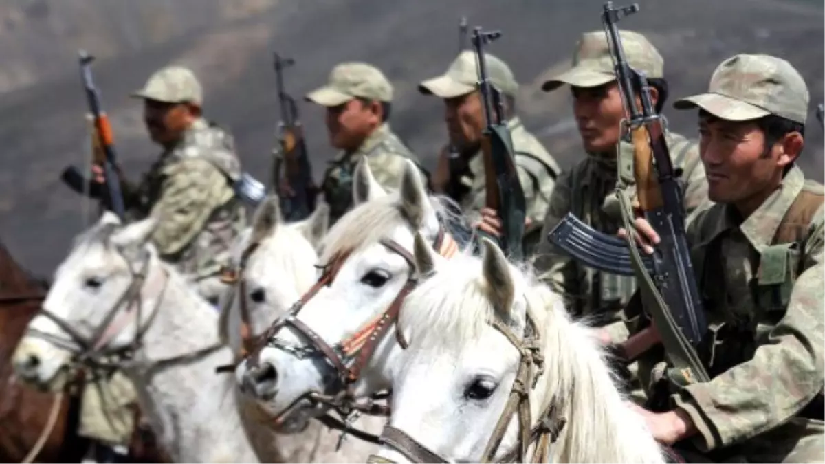 At Sırtında PKK\'ya Karşı Savaşıyorlar