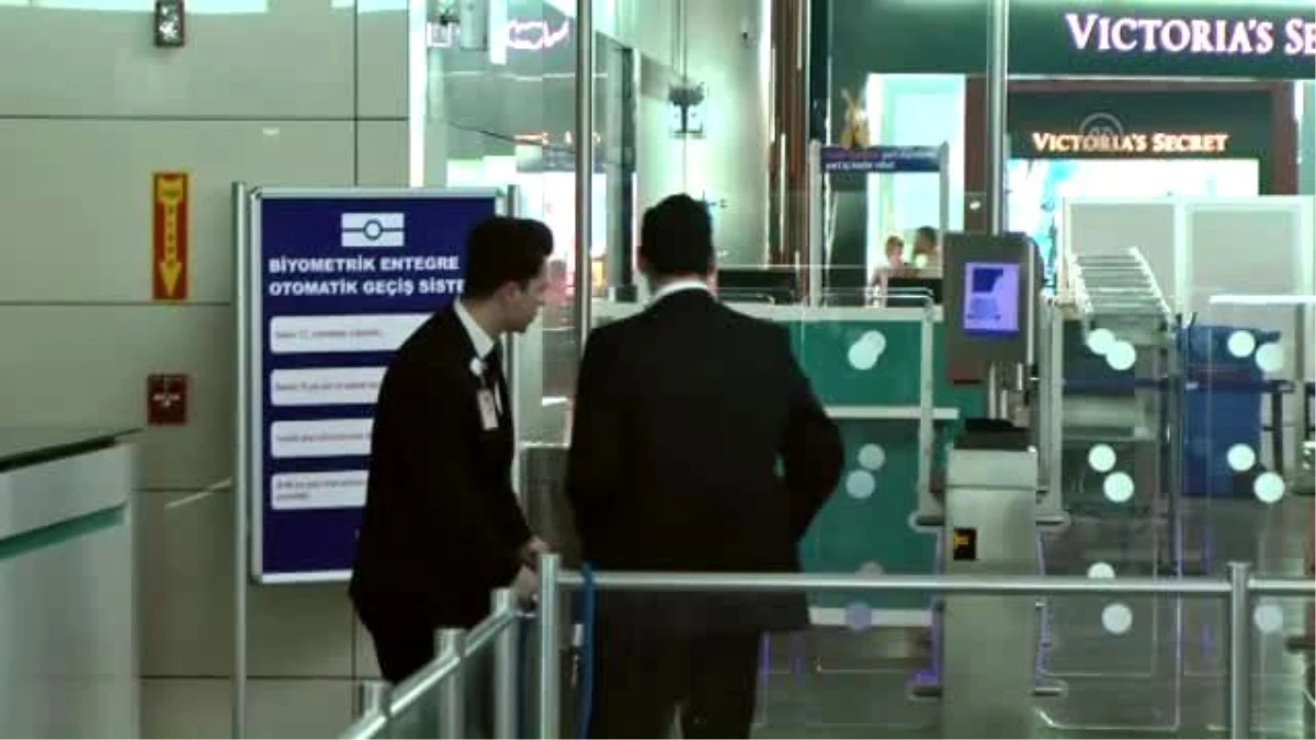 Atatürk Havalimanı\'ndaki "E-gate" Uygulaması