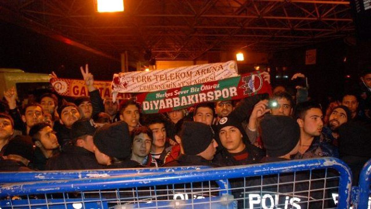 Galatasaray - Diyarbakır Bb ( Ön Bakış – Maç Özeti – Canlı Anlatım – Analiz – Kadrolar )