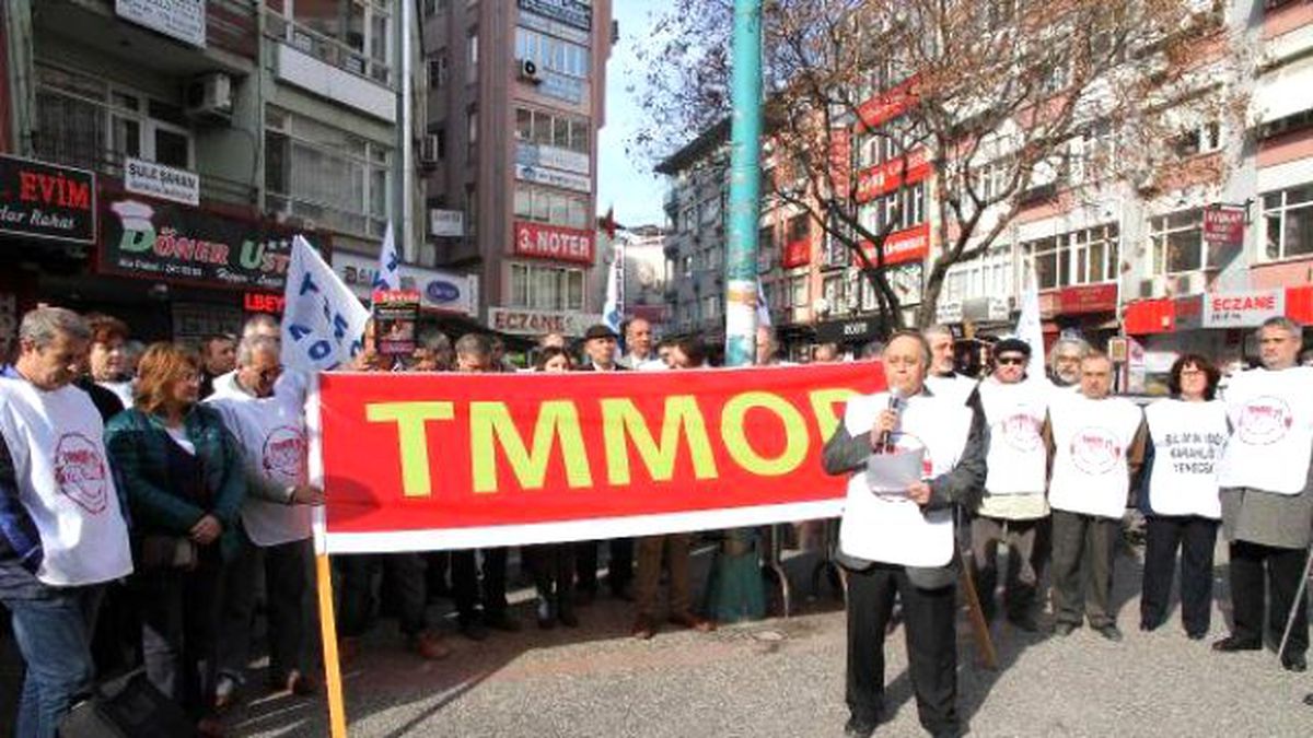Balıkesir\'de TMMOB Üyelerinden Tepki Eylemi
