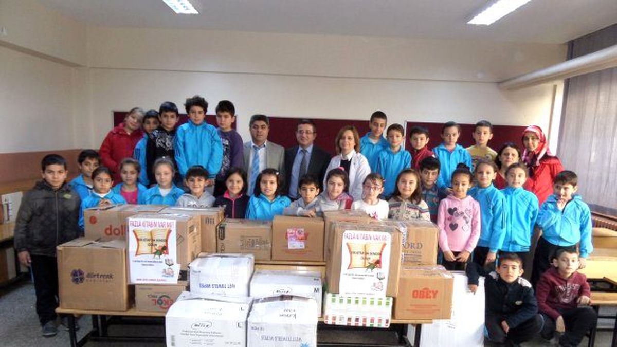 Bekir Sıtkı Durgun\'dan Şanlıurfa\'ya Kitap Eli