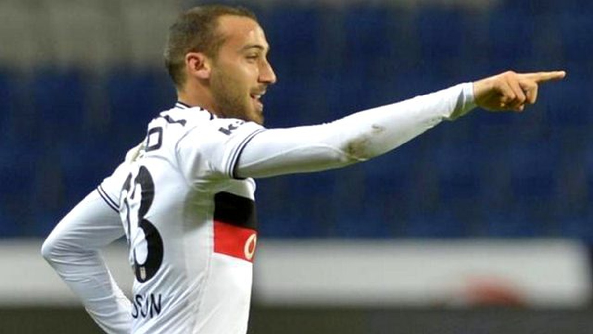 Beşiktaşlı Cenk Tosun\'da Yırtık Tespit Edildi
