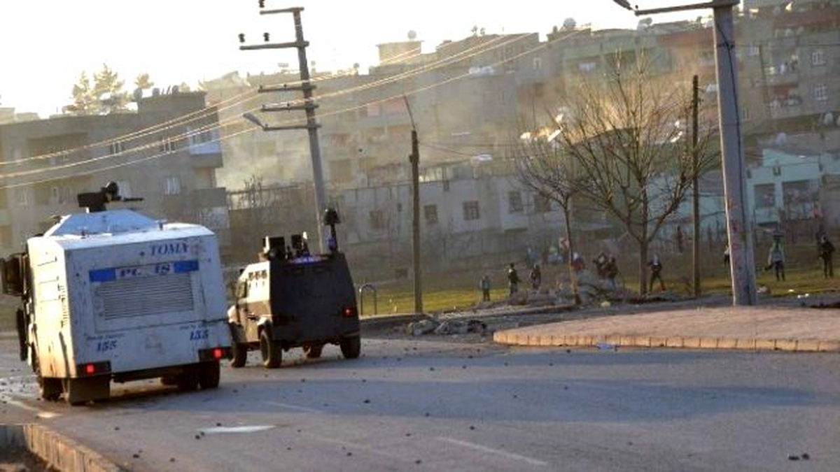 Büyükler Kaçtı Küçükler Gözaltına Alındı