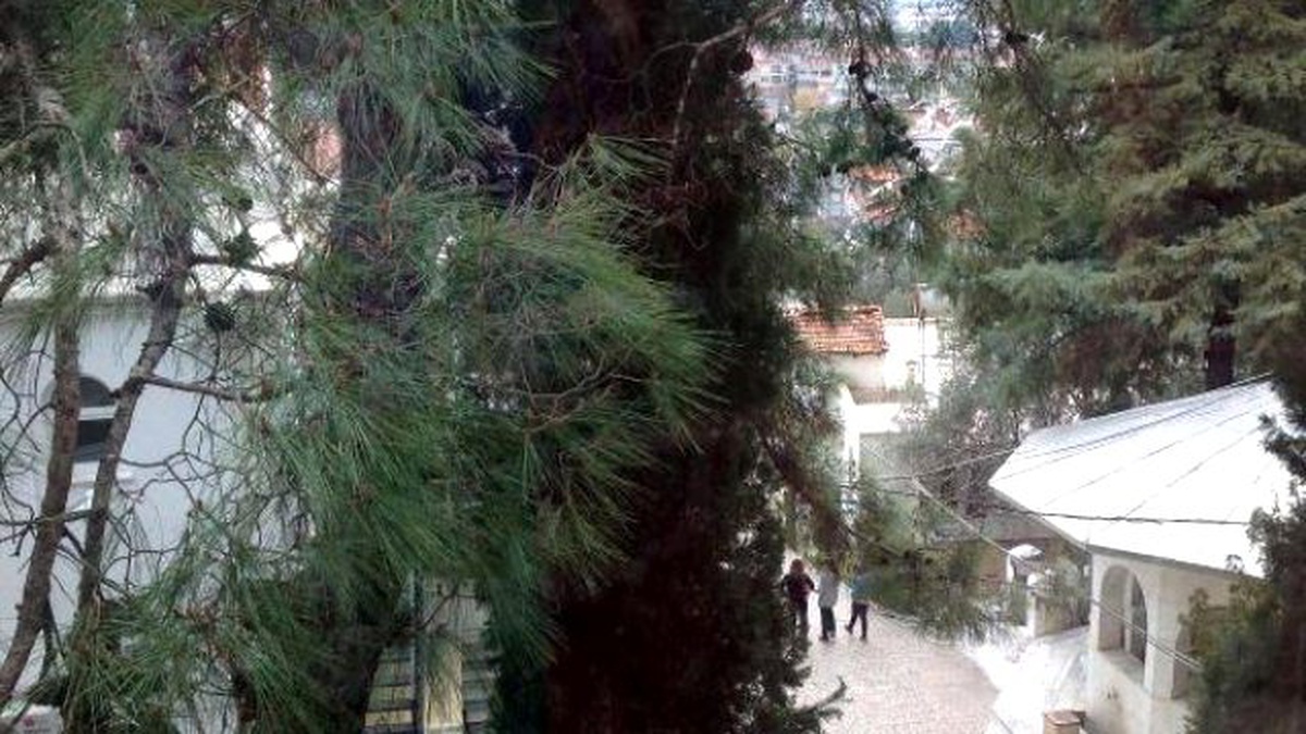 Cami Hoparlöründen Ezan Yerine Şarkı Yankılandı