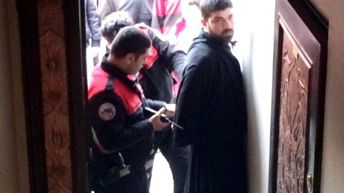 Çarşaflı 2 Erkek ile İlgili Valilik\'ten Açıklama