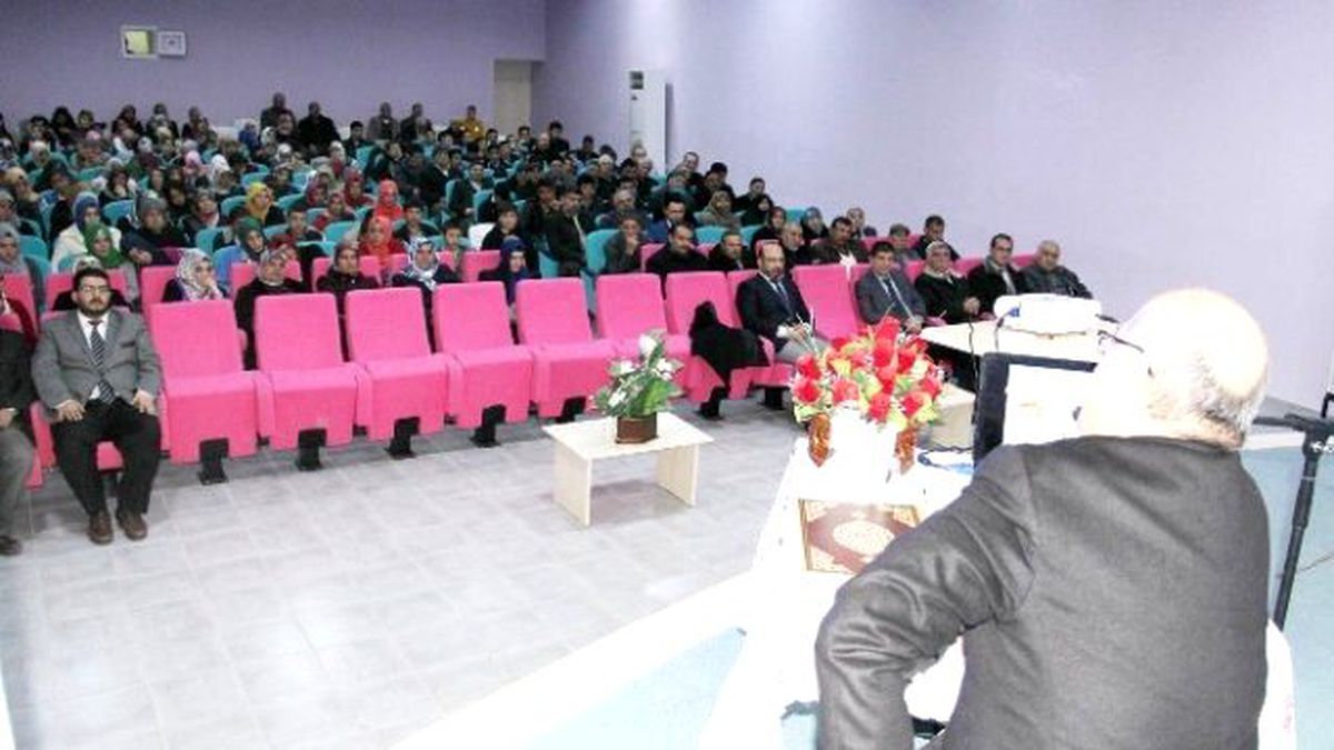 Çemişgezek\'te \'İslam\'da Aile ve Önemi\' Konulu Konferans Düzenlendi