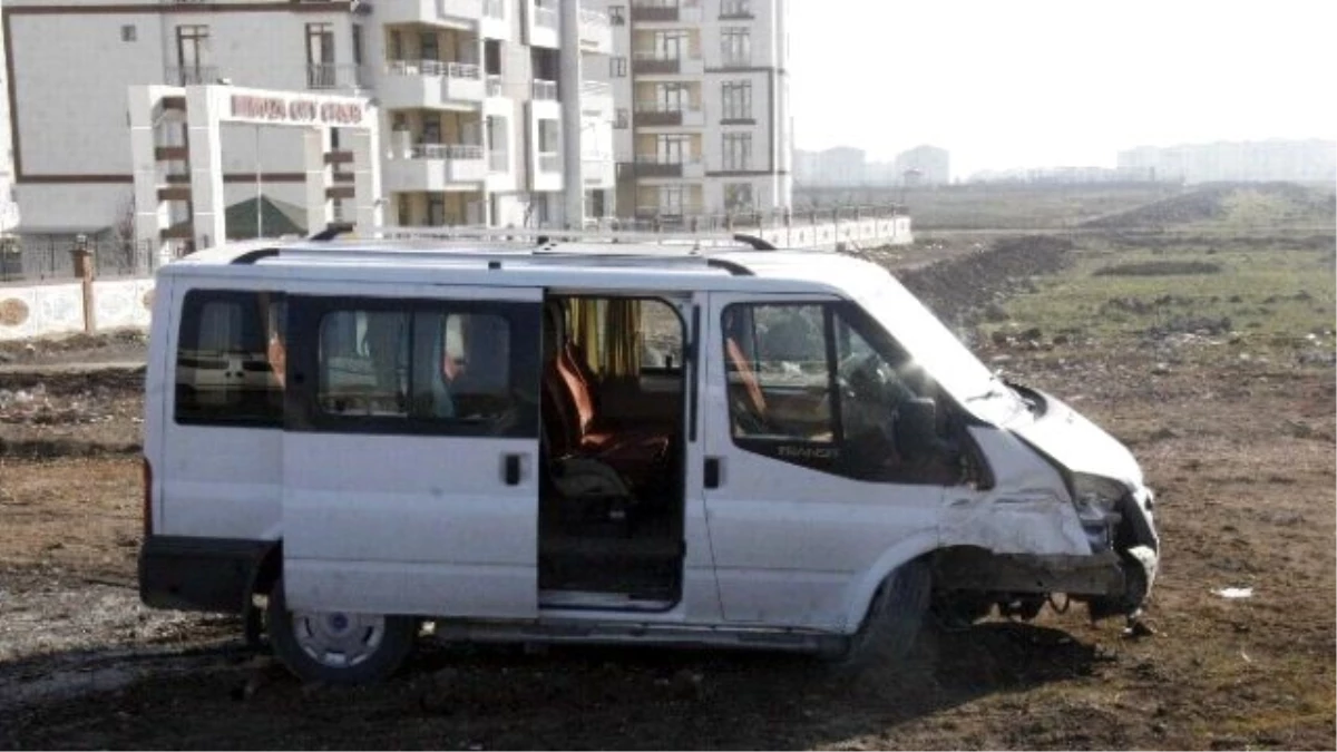 Diyarbakır\'da Maddi Hasarlı Kaza