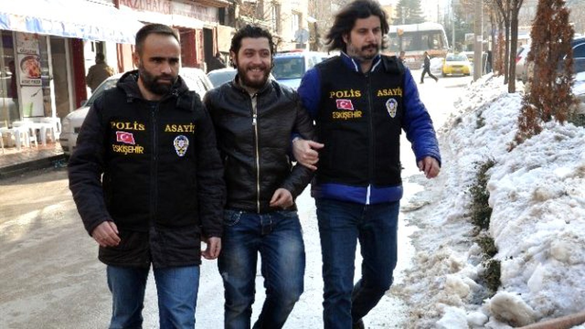 Eskişehir\'de 13 Ayrı Suçtan Aranan Şahıs Yakalandı