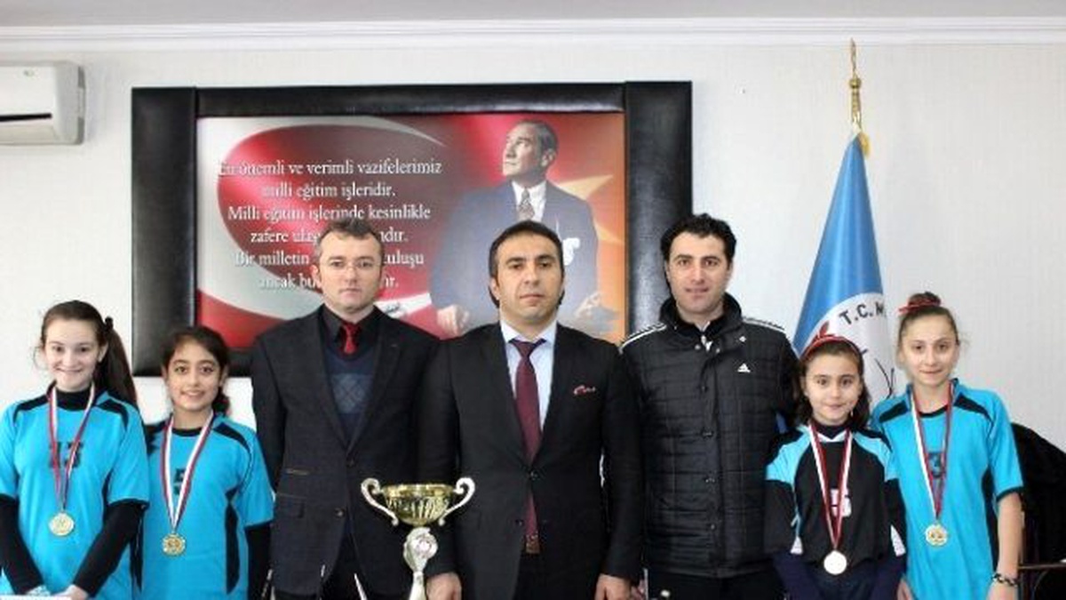 Fatsa Merkez Ortaokulu Masa Tenisi Takımı İl Birincisi