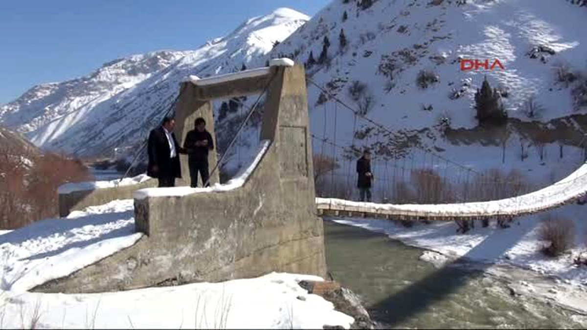 Hakkari Köprünün Tabelası 10. Kez Çalındı