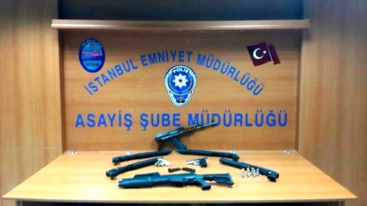 Hırsızlık Operasyonunda 1 Kaleşnikof ve 5 Pompalı Tüfek Ele Geçirildi