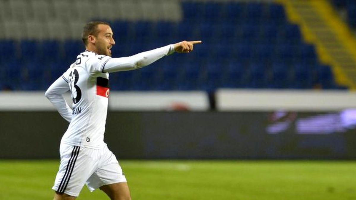 İşte Cenk Tosun\'un Attığı Frikik Golünün Sırrı
