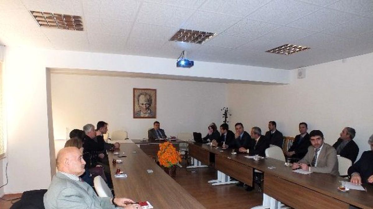 Pasinler Kaymakamı Ada, Personele Eğitim Semineri Verdi