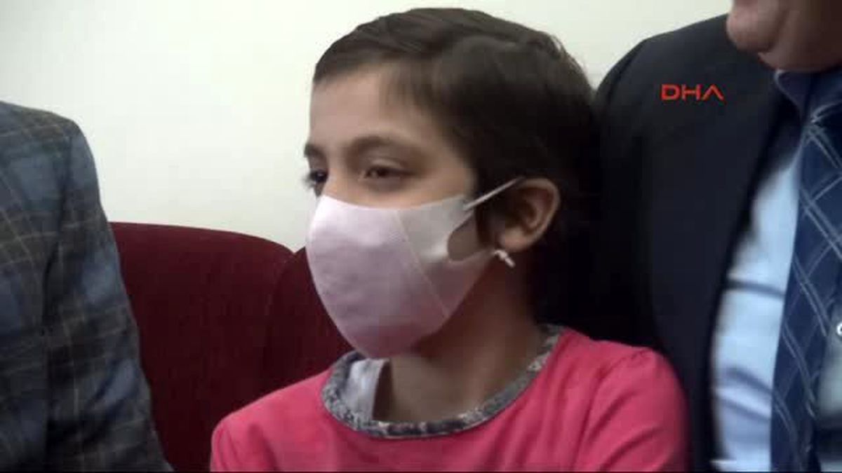 Kayseri Lösemi Hastası Burcu, Karnesini Evinde Aldı