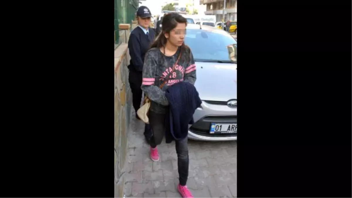 Kızların Facebook'taki 'Sürtük' Tartışması Kanlı Bitti