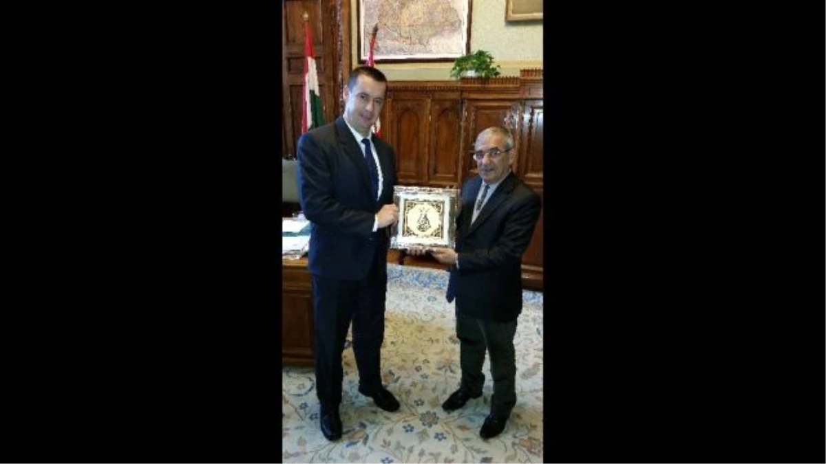 Macaristan Parlamento Başkan Yardımcısı, Türk İş Adamlarını Kabul Etti