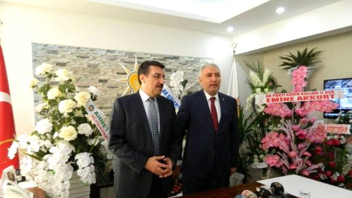 Malatya AK Parti\'de Devir Teslim Töreni Yapıldı