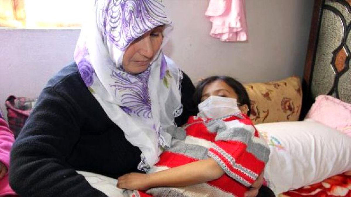 Minik Zeynep\'in Yaşam Mücadelesi