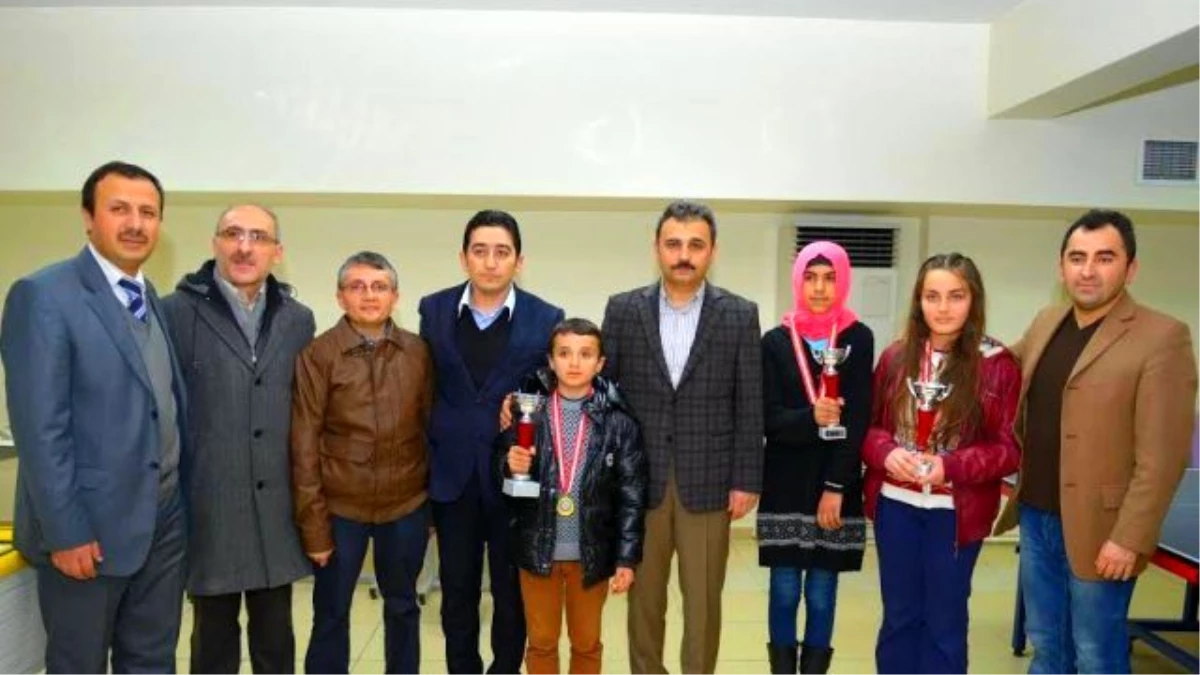 Osmancık 75. Yıl Cumhuriyet Ortaokulu\'nun Dahi Beyinleri Yarıştı