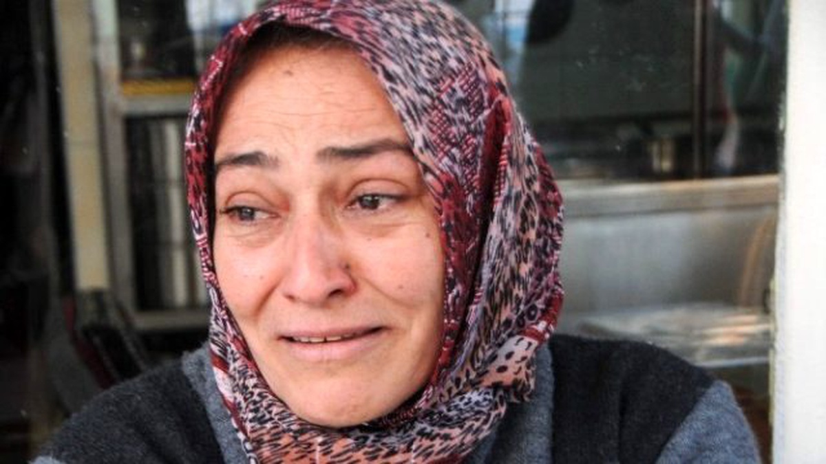 Bilezikleri Hocaya Okutulup Yokluk Görmeyeceğine İnandırılan Kadın 8 Bin TL\'sinden Oldu