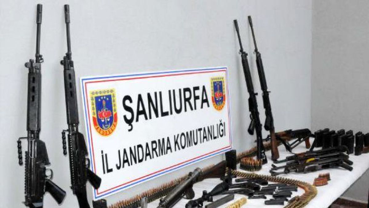 Jandarma Bile Dondu Kaldı! Şanlıurfa\'da Cephanelik Ele Geçirildi