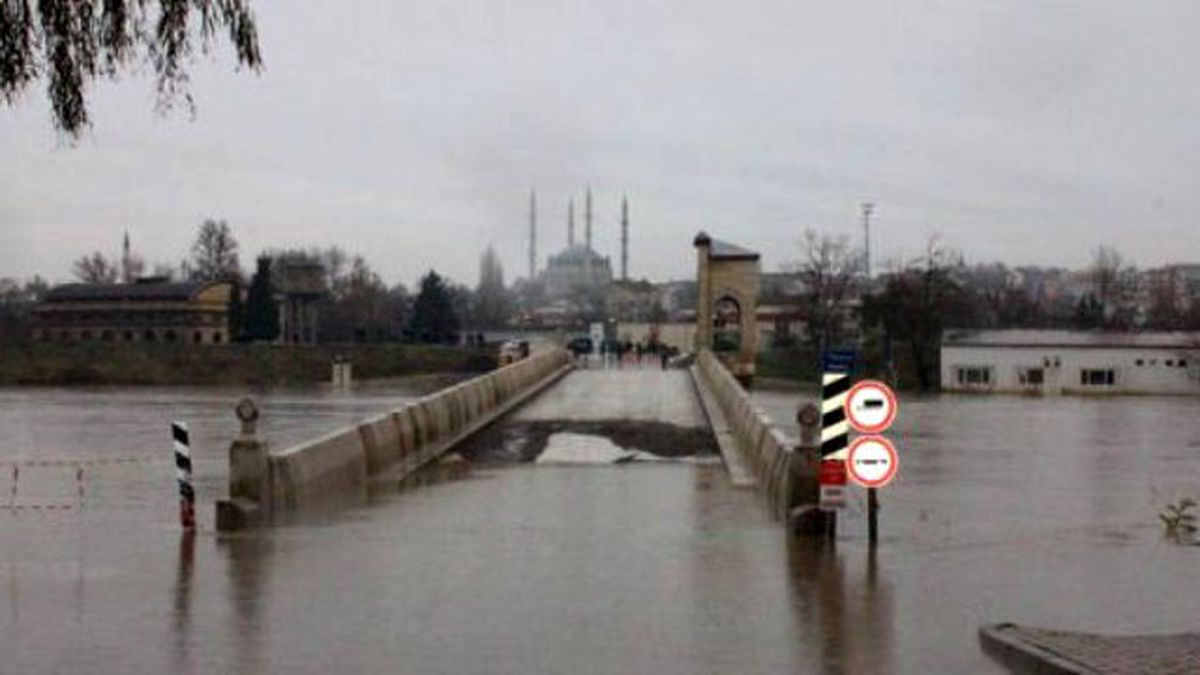 Sel Gitti, Kumu Kaldı