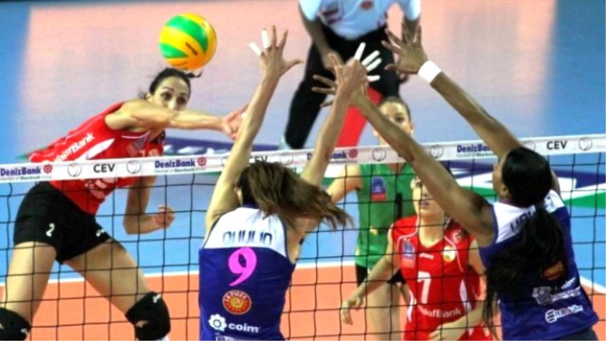 Vakıfbank, Piacenza\'yı 3-2 Yendi