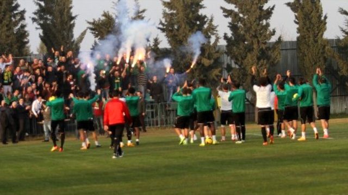 Akhisar Belediyespor Taraftarı Akigolardan Takıma Tam Destek