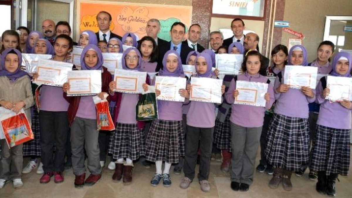 Aksaray\'da 79 Bin 453 Öğrenci Karne Aldı
