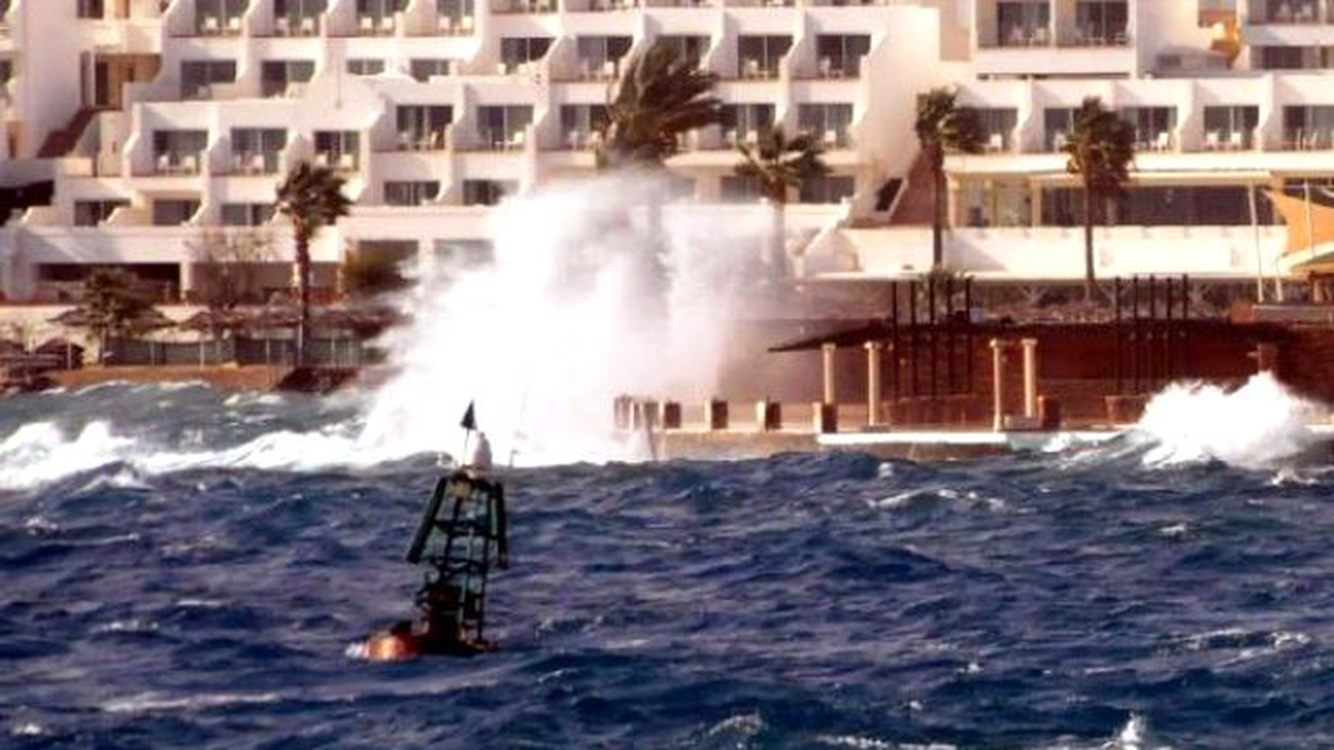 Bodrum\'da Fırtına Hayatı Olumsuz Etkiledi