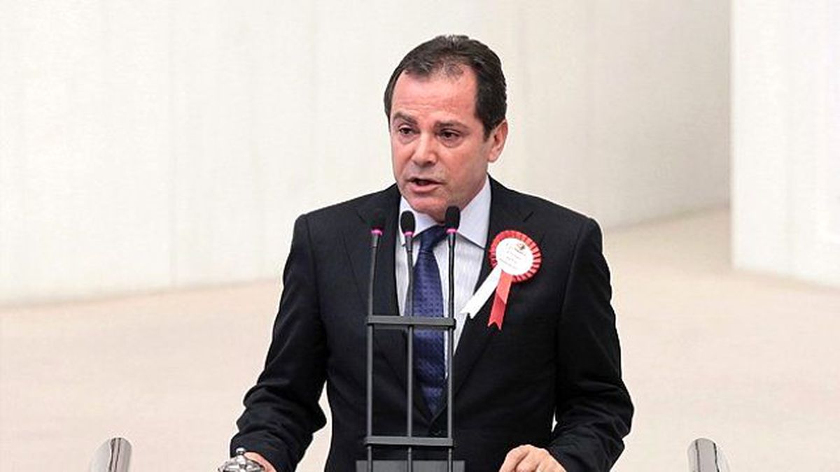 CHP\'li Cengiz Partisinden İstifa Etti