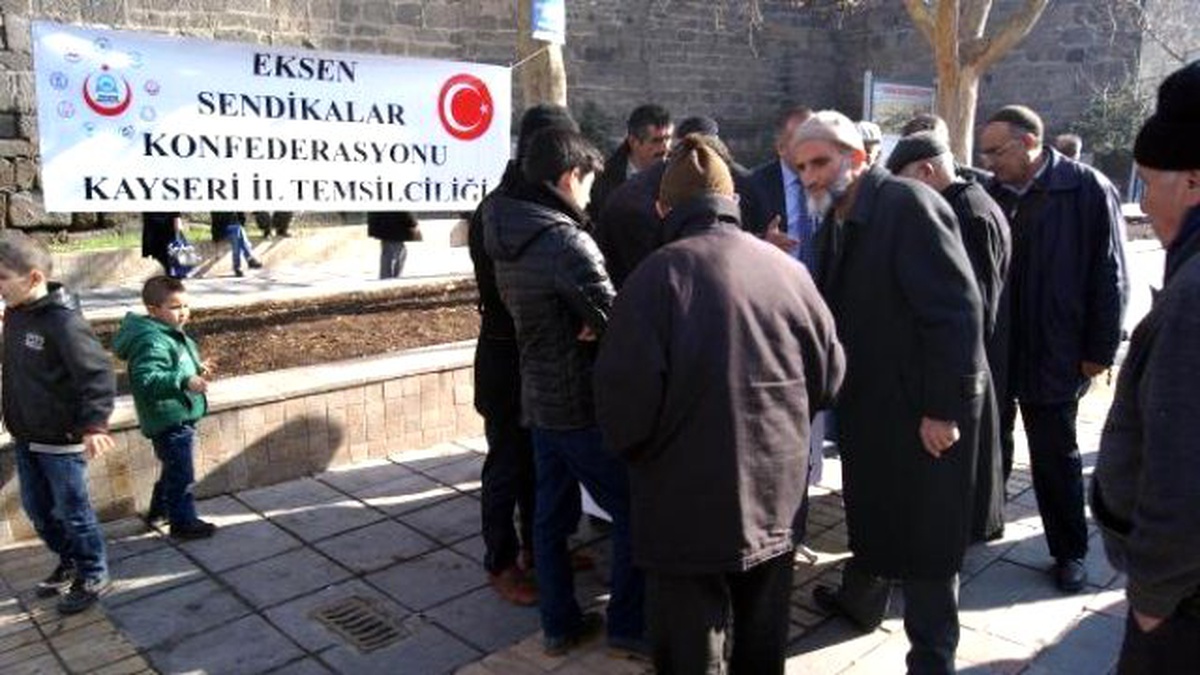 Cuma Namazı Saatinin Öğle Tatiline Göre Düzenlenmesi İstendi