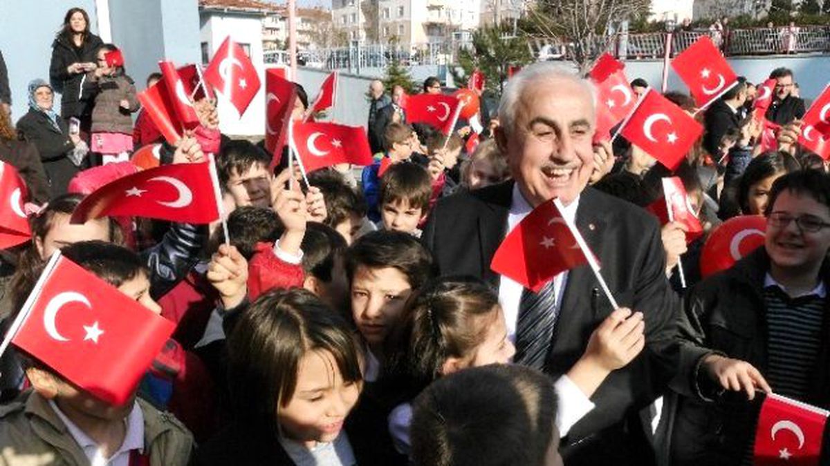 Edirne\'de 57 Bin 76 Öğrenci Karne Aldı