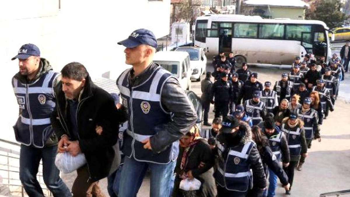 Eskişehir\'de 14 Uyuşturucu Şüphelisi Adliyeye Sevk Edildi