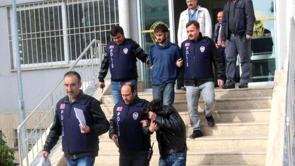 İnternetten Ulaştığı Asker Arkadaşını Dolandırdı
