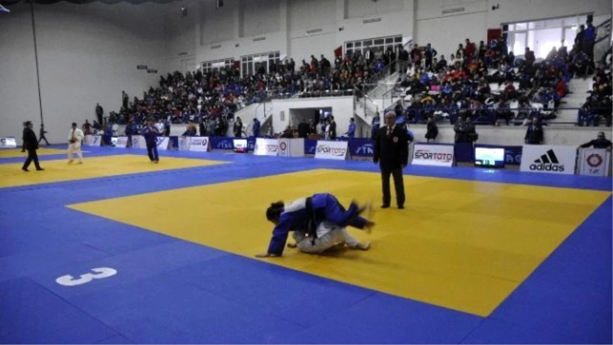 Judo Şampiyonası Başladı