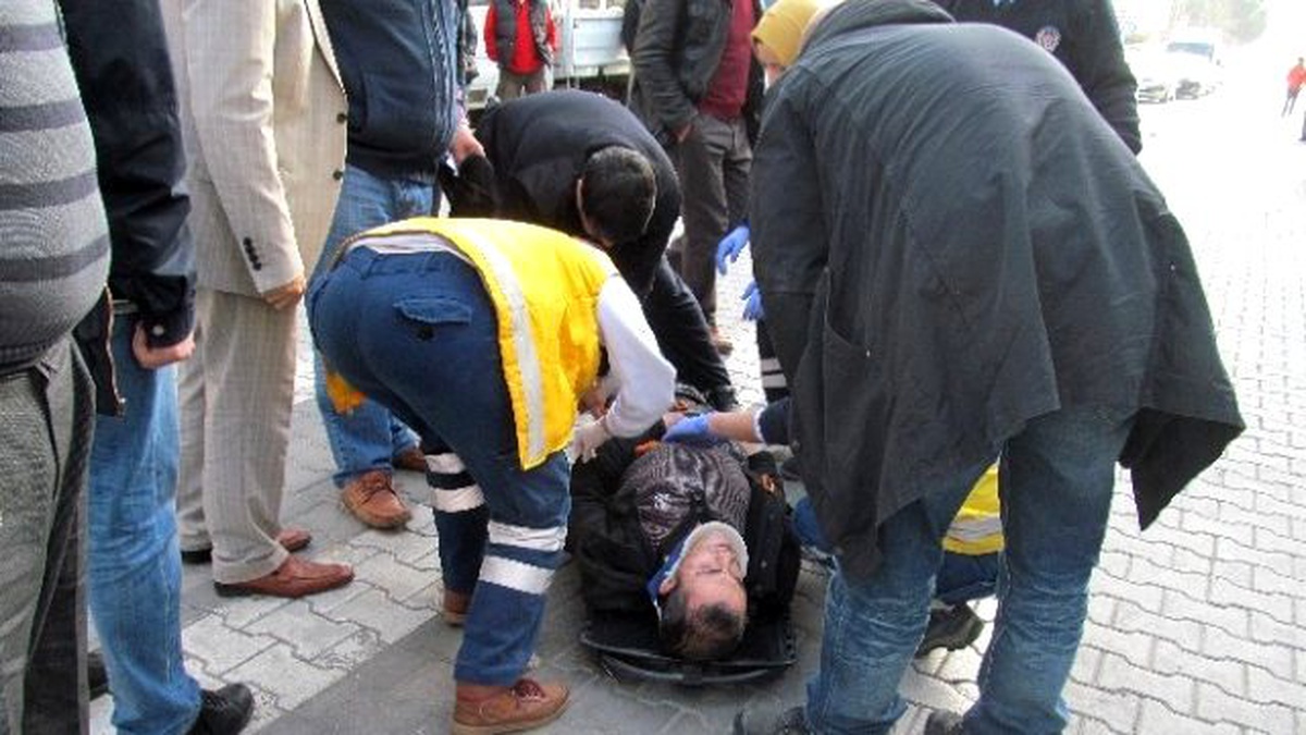 Karşıdan Karşıya Geçen Yayaya Plakasız Araç Çarptı
