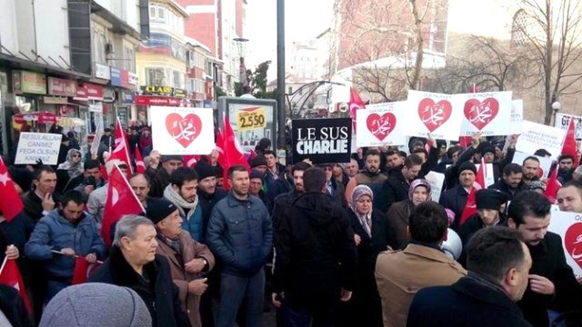 Kütahya\'da Hz. Peygambere Saygı Yürüyüşü