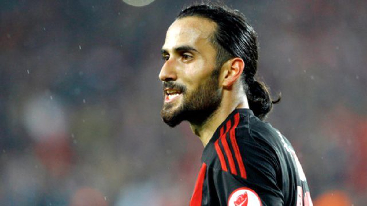 Fenerbahçe, Erkan Zengin\'in Alternatiflerini Arıyor