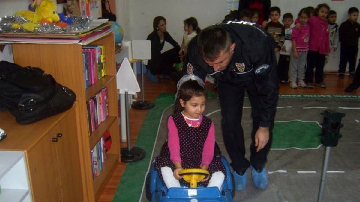 Öğrencilere Trafik Eğitimi Verildi