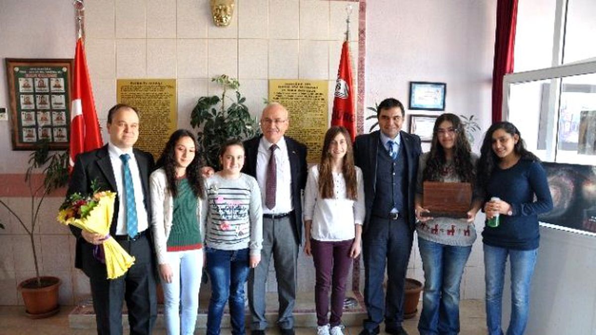 Ortahisar\'da Öğrencilerin Karne Heyecanı