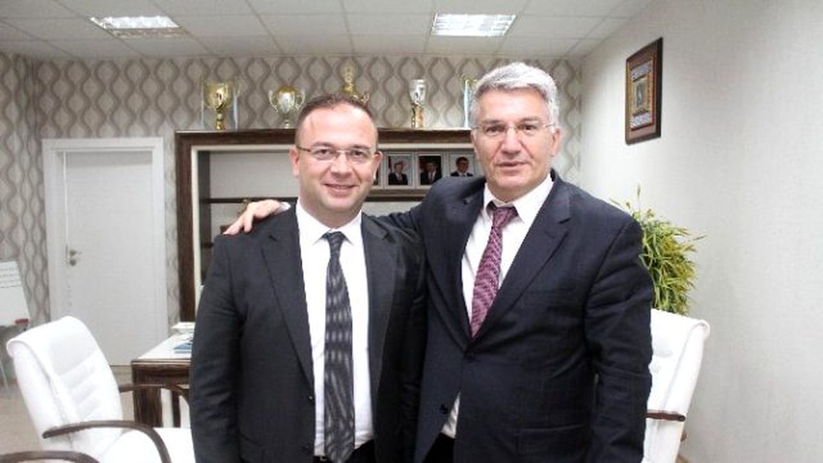 Özak\'tan Kağıtspor Kulübü Başkanı Yücel\'e Ziyaret