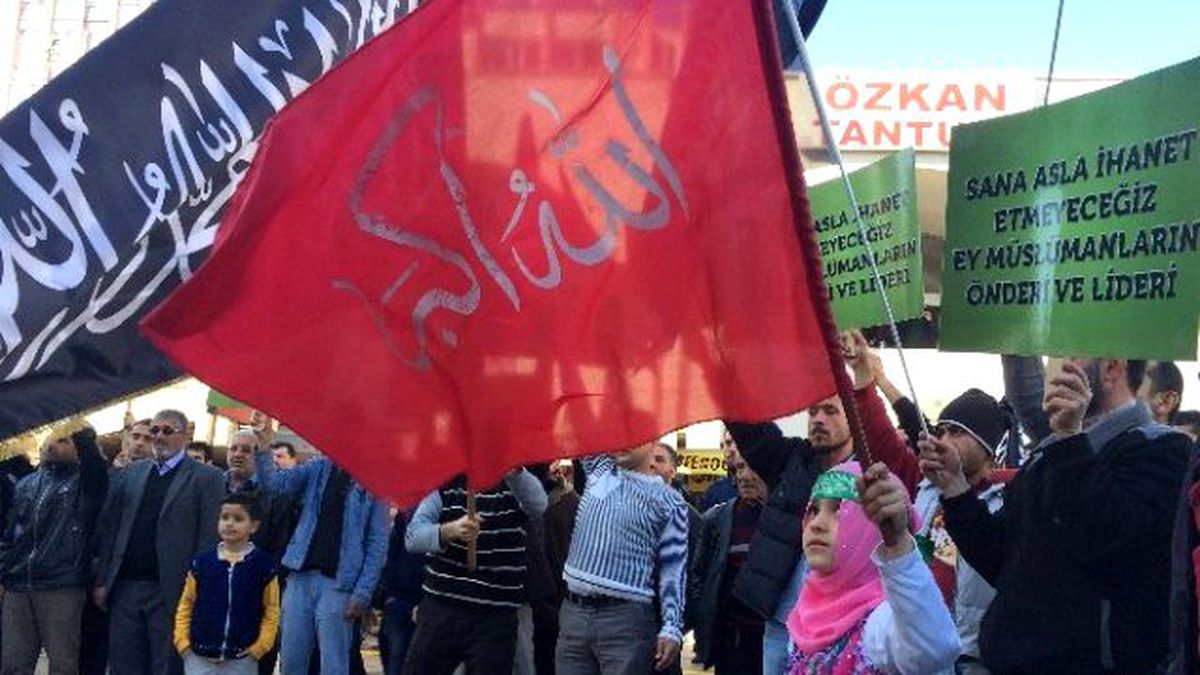 Peygamberimize Hakaret Eden Dergiye Protesto