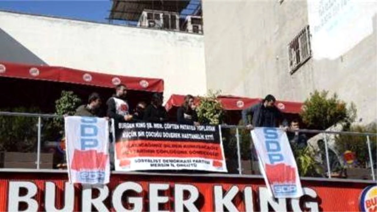 SDP\'liler Burger King\'i İşgal Etti
