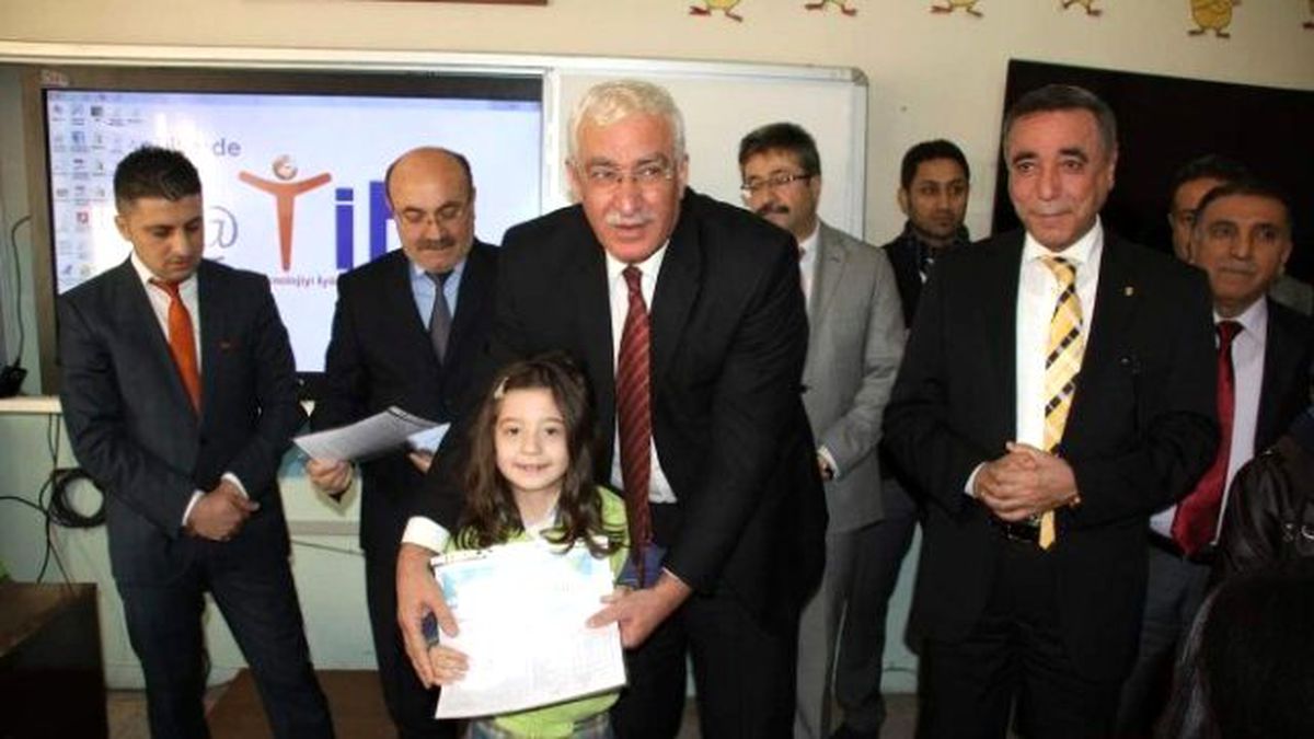 Siirt\'te 96 Bin Öğrenci Karne Aldı