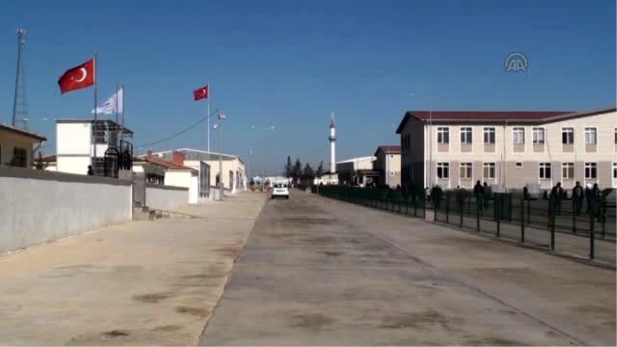 Kilis\'te Suriyeli Öğrencilerin Karne Sevinci