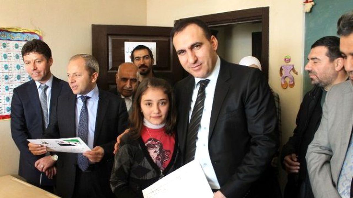 Suriyeli Öğrencilerin Karne Sevinci