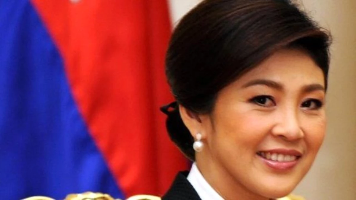 Tayland\'da Eski Başbakan Yinglak Siyasetten Men Edildi