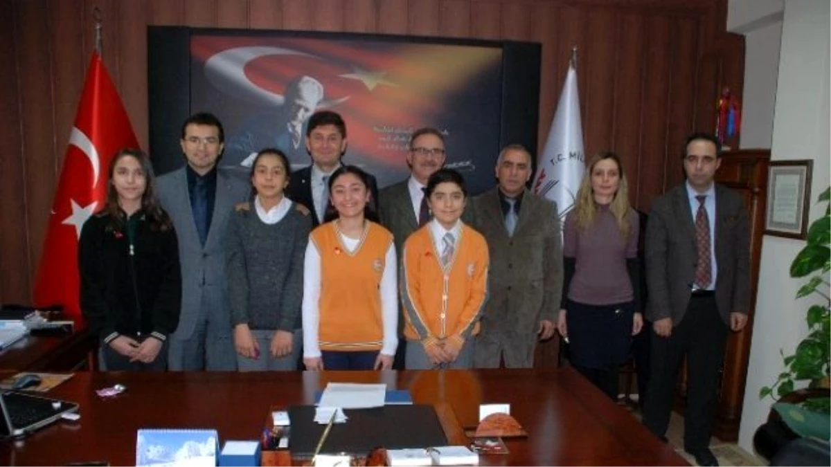Teog\'da Türkiye Derecesi Yapan Öğrencilere Altın